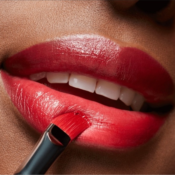 MAC Put A Bow On It Lustreglass Lipstick Bubbles & Bows - Picture 4 of 11